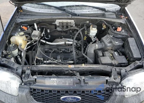 2005 Ford Escape Xls z USA, uszkodzony, nr VIN 1FMCU92Z95KD13833